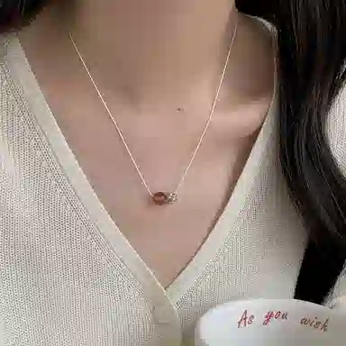 艾卡拉 花蕊好运简约小众设计时尚韩版高级感颈链 银 草莓晶 项链 男女同款情侣款