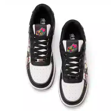 Crayon Shinchan Love Pair Low Sneakers