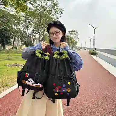 卡卡树 轻便休闲抽绳大容量通勤百搭 尼龙 双肩包 男女同款情侣款 黑色/黄色/卡其色/绿色