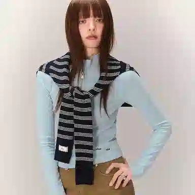 CHUU Basic Embroidered Long Sleeve Tee