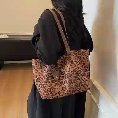 DALO Tote
