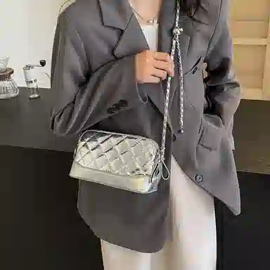 DALO Quilted Chain Shoulder Bag