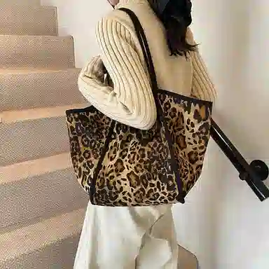 DALO Tote