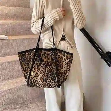 DALO Tote