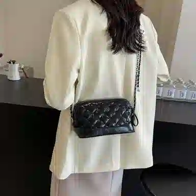 DALO Quilted Chain Shoulder Bag