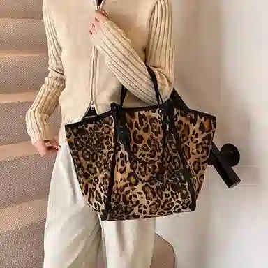 DALO Tote