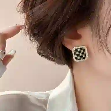 S925