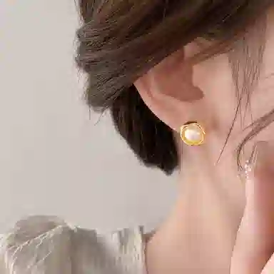 S925