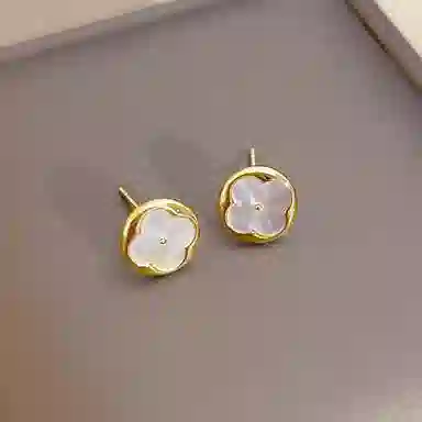 伊灿 四叶草图案 电镀真金 耳钉 女款