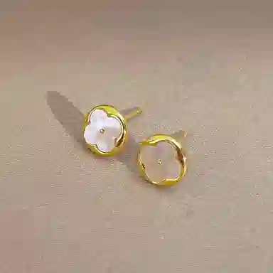 伊灿 四叶草图案 电镀真金 耳钉 女款