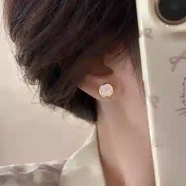 伊灿 四叶草图案 电镀真金 耳钉 女款