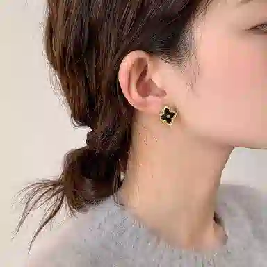 S925