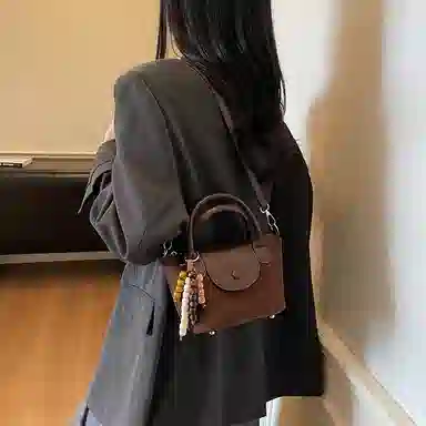 凡思曼 高级感小众设计感百搭洋气上班复古饺子包 麂皮绒 手提包 女款 多色