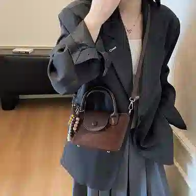 凡思曼 高级感小众设计感百搭洋气上班复古饺子包 麂皮绒 手提包 女款 多色