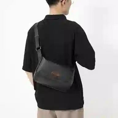 Sharkborough Crossbody Bag Black