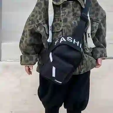 玩物文创 时尚百搭可爱包  尼龙 斜挎包 常规 男女同款情侣款 蓝色/白色/黑色