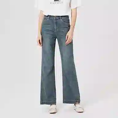 NINE WEST