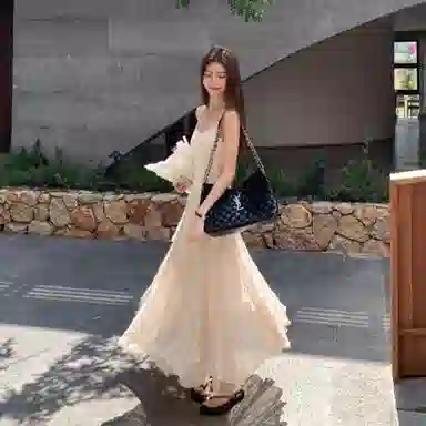 木清清 长款收腰百褶鱼尾纱裙吊带连衣裙 女款 杏色