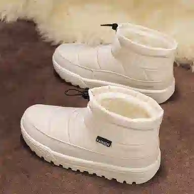 medd Snow Boots Beige