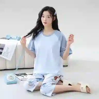 细舍 带胸垫休闲短袖七分裤韩版可外穿家居服睡衣套装 女款 浅蓝色