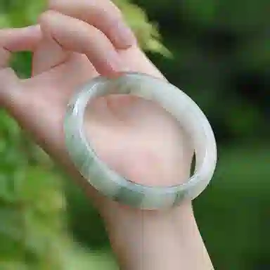 【玉手镯送人】 吉瑶 青山黛翠玉 贵妃平安镯 天然飘花 雪翠 新中式经典国风 汉服旗袍玉镯女生 清冷优雅 高级感  天山翠 手镯 女款