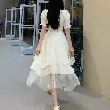 邓大喵 法式复古小众甜美淑女仙气名媛风白月光初恋不规则裙边纯色方领休闲高腰赫本风收腰气质蕾丝边绑带中长款短袖连衣裙 女款 杏色