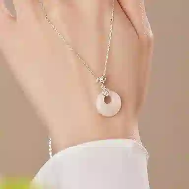 福茹记 新中式镂空福字平安纳福幸福圆满平安扣吊坠 国风宝石镶嵌祥云如意万事顺意锁骨链 小众高级感圣诞跨年生日赠礼套链 项链 女款