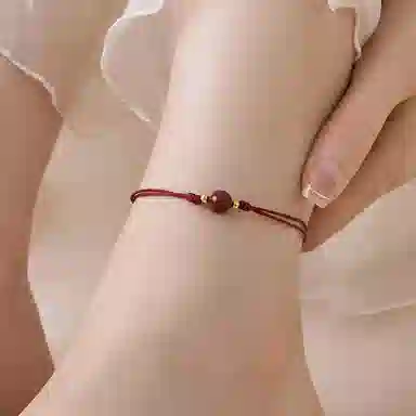 925