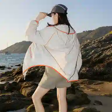 FAIRWHALE UPF100+logo