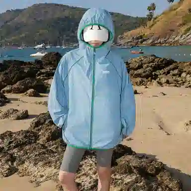 FAIRWHALE UPF100+logo