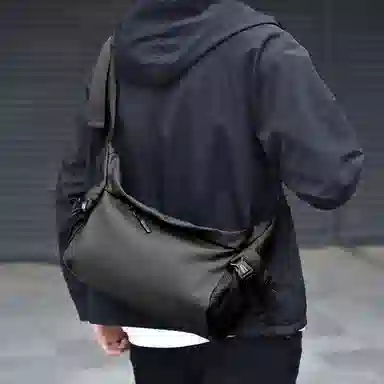 FOXER Cool Minimalist Chest Bag