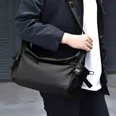 FOXER Cool Minimalist Chest Bag