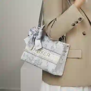 FOXER Floating Fish Shadow