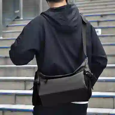 FOXER Cool Minimalist Chest Bag