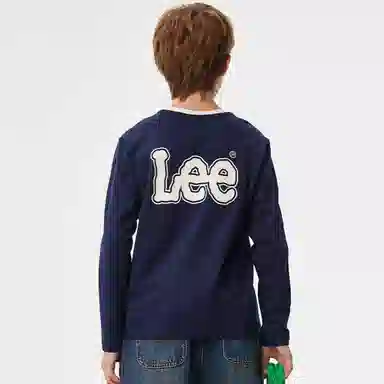 Lee T