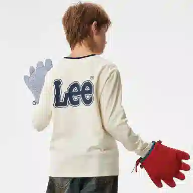 Lee T
