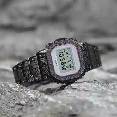 CASIO DW-5600SC-4