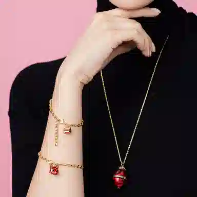 CHARFEN CHIC