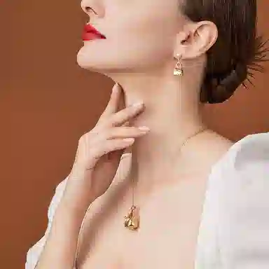 CHARFEN CHIC