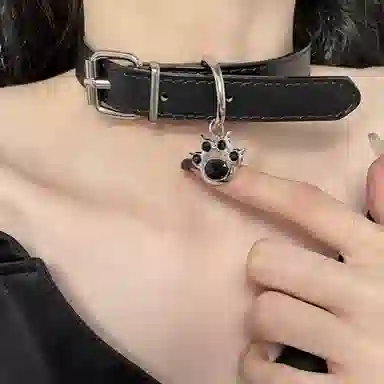 DVNRR choker y2k