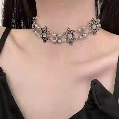 DVNRR choker y2k