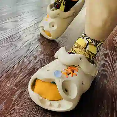 HelloSlippers Mr Skully