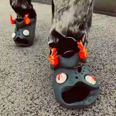 HelloSlippers Mr Skully