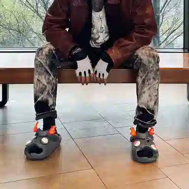 HelloSlippers Mr Skully