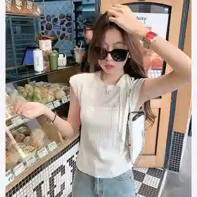 aimilian T