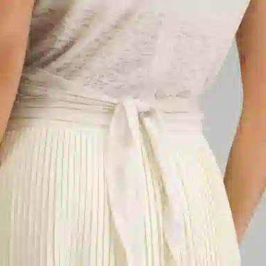 lululemon Tie-Waist Breathable Short-Sleeve Shirt T