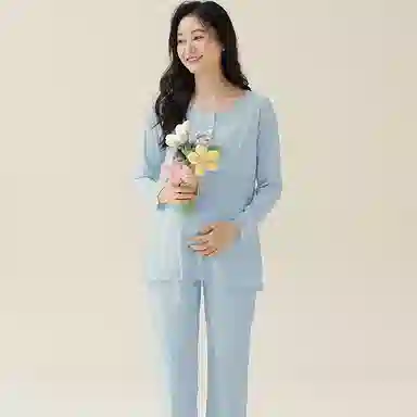 莫代尔 柔软舒适亲肤透气微弹耐磨自带可拆卸胸垫防凸点月子服长袖可调节裤腰不勒腹孕期哺乳期长裤秋冬季睡衣套装 女款 粉蓝色