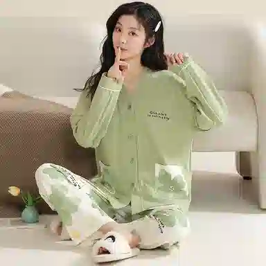 莫代尔 细腻耐磨轻盈透气带胸垫防凸点吸汗柔软舒适亲肤居家可外穿开衫长袖长裤睡衣套装 女款 淡绿色