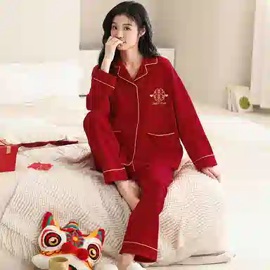 莫代尔 韩版亲肤舒适双口袋上衣休闲简约长袖长裤家居服可外穿睡衣套装 女款 猩红色