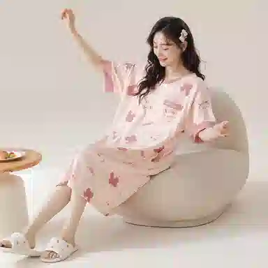 莫代尔 柔软舒适细腻透气微弹耐磨带胸垫防凸点亲肤休闲可外穿短袖睡裙 女款 淡粉色